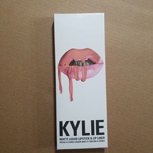 Kylie cosmetics dirty peach lip kit